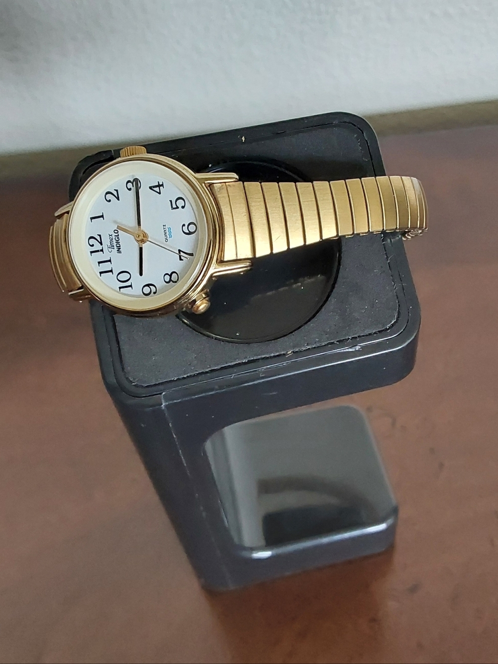 Vintage Timer Indiglo‎ Backlight Classic Gold Tone Round Face Women's Watch - Picture 3 of 6